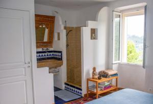 Maisons de vacances Village house surrounded by greenery : photos des chambres