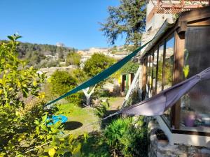 Maisons de vacances Village house surrounded by greenery : photos des chambres