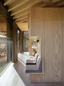 Hutstuf - The Weasel & hottub