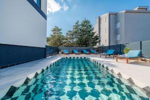 Villa Isola 4 luxury apartment with a pool for 4