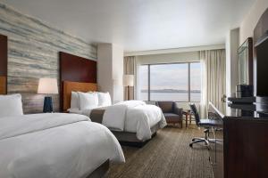Deluxe, Guest room, 2 Double Beds, Riverview room in The Westin Washington National Harbor