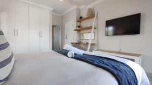 Shore Break 12 Gleneagles , Salt Rock