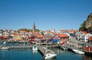 Spacious house in the heart of Fjällbacka - Ubytování bez kategorie ve městě Fjällbacka