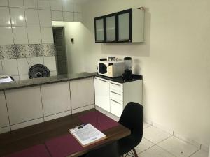 kitnet para até 4 pessoas totalmente mobiliada próx ao centro de Bauru- R4