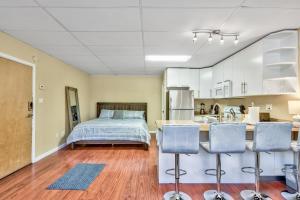 First level studio suite close to everything bike, ski, swim Zephyr Cove!