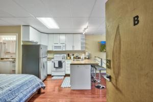 First level studio suite close to everything bike, ski, swim Zephyr Cove!