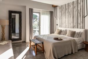 Triple Suite room in Blue Carpet Luxury Suites