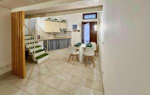 2 Bedroom Amazing Home In Siracusa