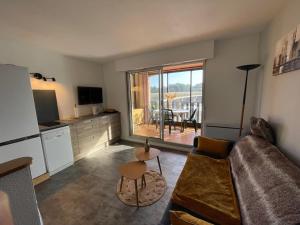 Appartement proche plage avec piscine, parking et animaux admis - FR-1-413-215