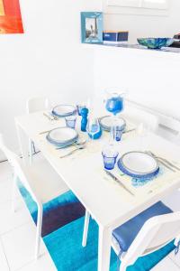 NEW SANTORINI - INCROYABLE VUE SUR MER - WIFI - GARAGE TopProsConciergerie