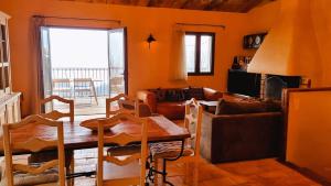 Villas Domaine de Gialla Bergerie Carta, 6 pers, montagne, vue mer : Maison 3 Chambres 