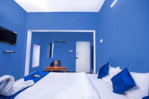 Hotel Doubleonestays opp to Auroville Beach