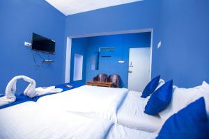 Hotel Doubleonestays opp to Auroville Beach