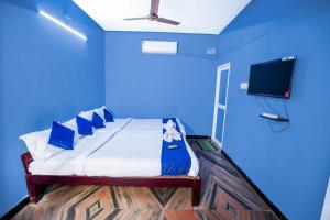 Hotel Doubleonestays opp to Auroville Beach