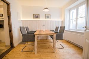 BG Living & Hosting - Historisches Ferienhaus "Saustall" im Zentrum von Wittlich - Nähe Mosel & Eifel, Privatparkplatz, WLAN, bis 4 Personen