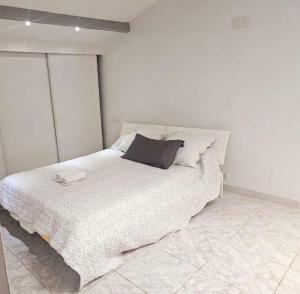 Villas Charmante maison avec piscine : photos des chambres