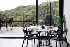 Luxury 2 BR Cabin with Jacuzzi Valle de Antón