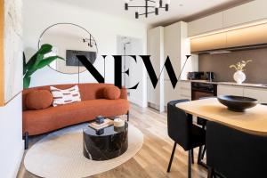 Newly Designed, 2br Apt, 5min from Northwood London Tube Station, NATO HQ, Ideal for Wembley, Warner Studio, Contractors