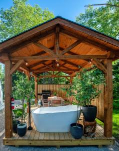 Traverse City - Luxury on the Edge -13