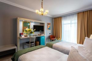 Phoenicia Express Hotel