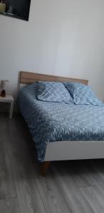 Logement indépendant avec frigo et micro-ondes