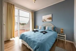 Beachfront Bliss-2 Bedroom Retreat - Hentiesbaai