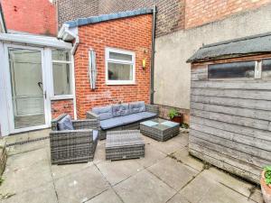 2 Bed House, Sleeps 5, Ideal for Contractors, St Helens, Long Term Stays Weekly & Monthly Offers