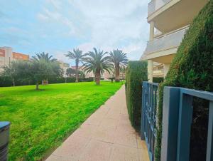 Apartamento tranquilo con jardín