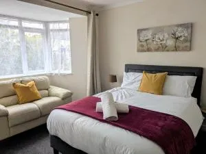 Perfect Contractor 4 bed Parking - Lower Penn