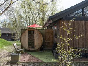 Cabin W Hot Tub, Sauna, King Beds, National Park