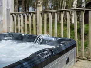 Cabin W Hot Tub, Sauna, King Beds, National Park