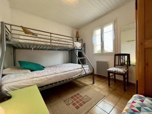 Villas Maison 3 pieces 5 couchages La Bree Les Bains LBO000-052 : photos des chambres