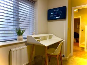 Luxury 5 bed house with Hot Tub nr Bicester Village