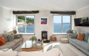 Boutique 4 bed beach house with amazing sea views! - 卡桑德