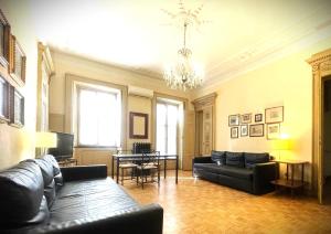 dHomes Apartments and Rooms - Galleria Gold, balcony