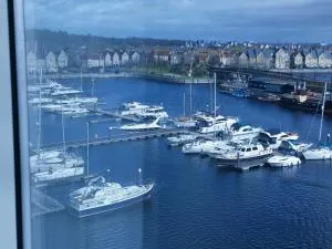 Marina Point East Escape in Kent - Brompton