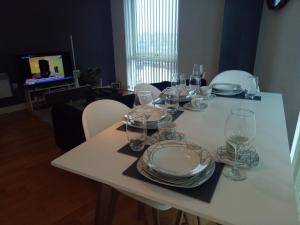 Marina Point East in Kent Sleeps 4 with Parking