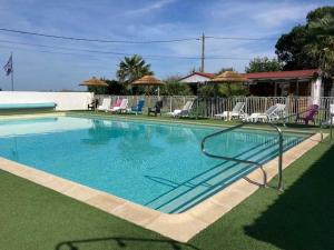 Campings Camping 3 etoiles - Piscine - ccaihff : photos des chambres