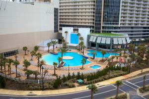 Family-Friendly Laketown Wharf Retreat Near Pineapple Willy’s & Beach