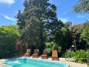 Casa serrana frente al valle