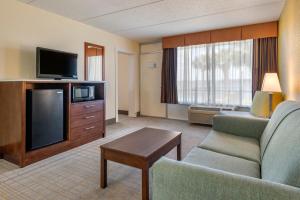 King Suite room in Quality Inn and Suites Riverfront