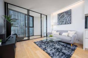 2BR Apartment, Panoramic 180 Degrees Views on 52nd Floor