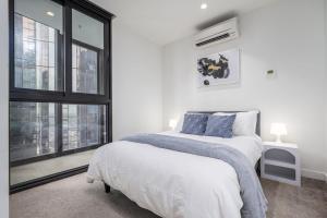 Modern 2BR Apartment Pool, Spa and Gym in CBD
