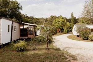 Campings Camping 4 etoiles - Parc aquatique - ccb0bcc : photos des chambres