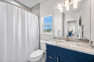 Mid Island Beach Getaway - Close to Beach, Heated Pool - Suntide - Roelens