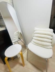 Hongdae OYO Stay, Free luggage keeping, Hongdae Station Green line and Airport train