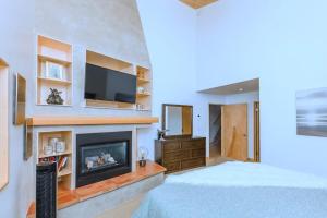 Tahoe Donner Luxury, Sleeps 14, Hot tub, 3100 sqft