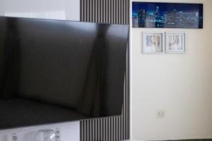 Luxury 4-Bedroom Mansion & Pool in Northcliff