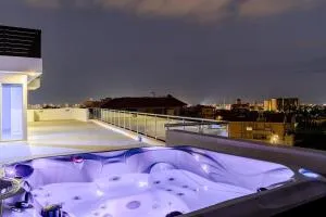 Penthouse with outdoor hottub - Fasoula