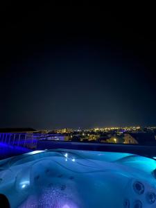 Penthouse with outdoor hottub